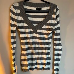 Express, v neck sweater, size m